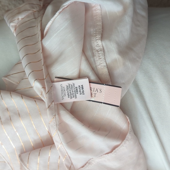 Victoria Secret Robe - Picture 4 of 4